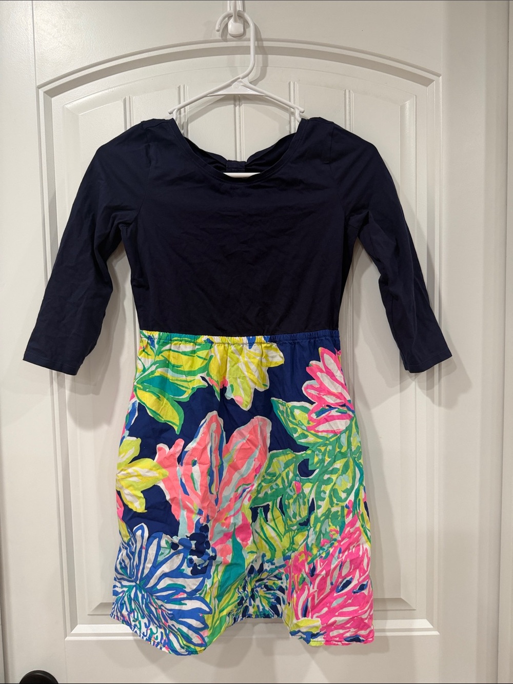 EUC Lilly Pulitzer Girls Mochi Dress in the High Tide Navy Travelers Palm